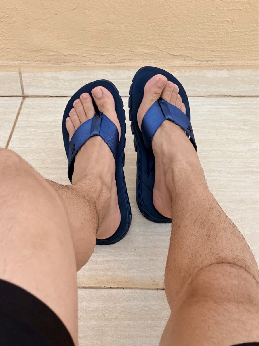 ovnifernandes's tweet photo. ainda tem fã dos pés por aí? 👀 https://t.co/DXQVklmxuf
