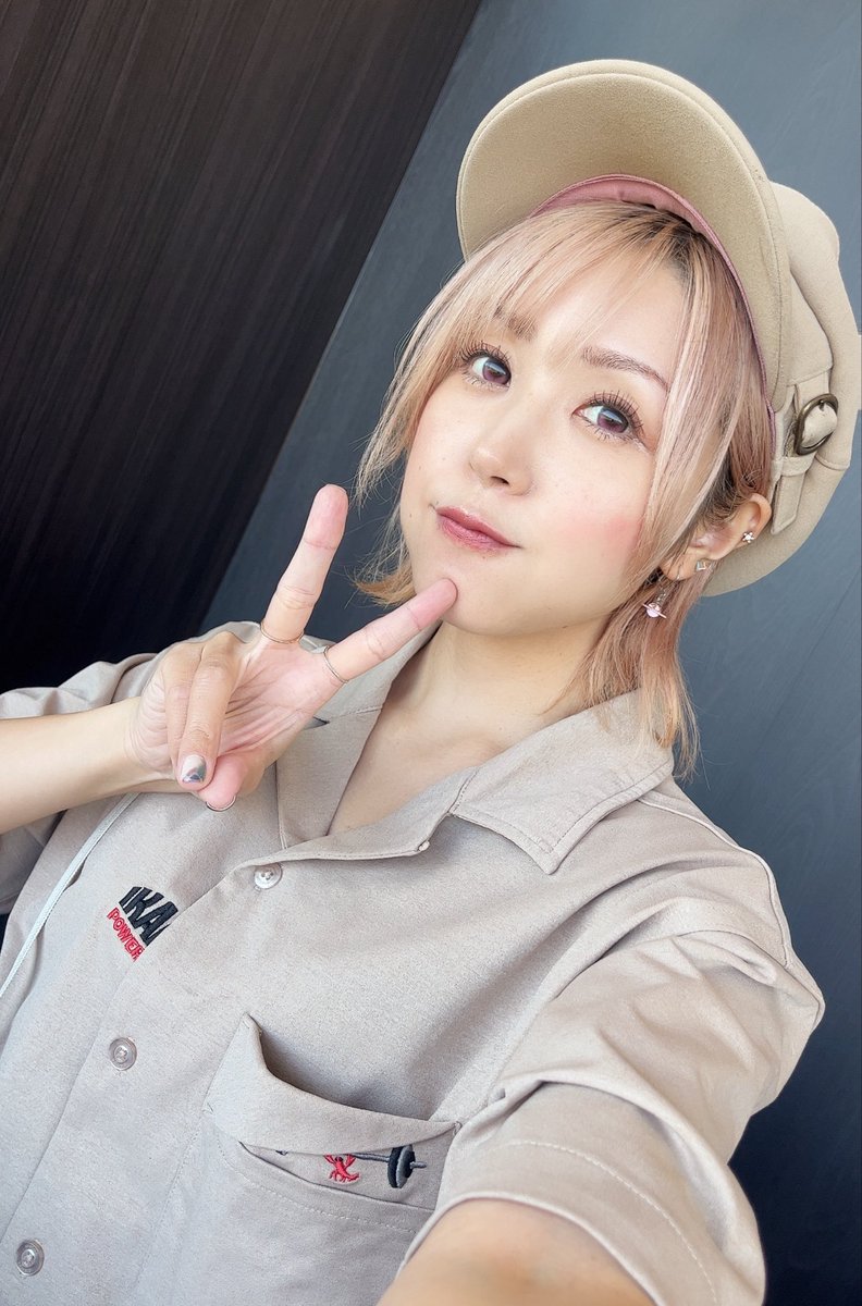 momoca_asia's tweet photo. おはよう金曜日⸜(*´꒳`*)⸝
今日も頑張っていきましょ🍑🐿️ https://t.co/VjqhcpH3sF