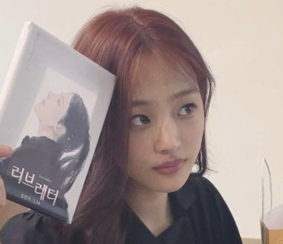 ketdallse's tweet photo. Still thinking about her red hair https://t.co/O8yuF5Oqci