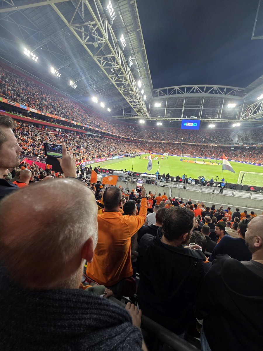 fluiten_vincken's tweet photo. Eerste keer onder Xavi zag er een stuk verfrissender uit dan Koemanbal. Beter resultaat verdiend, maar het blijven moffen. #neddui https://t.co/nOg0uwkSZo