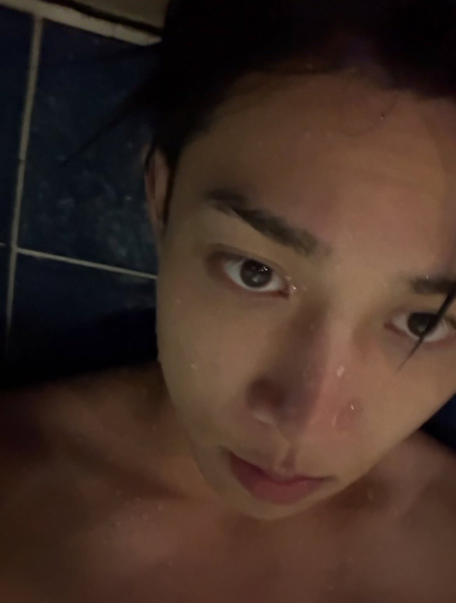 kuroryul's tweet photo. we are cooked he knows how to post pics like this now 🙂 https://t.co/enI1t5BjxV