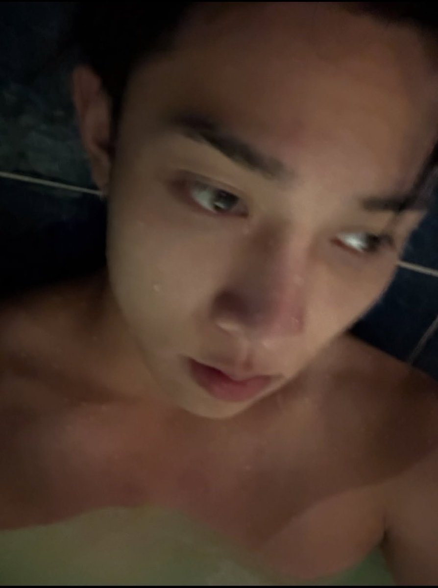 kuroryul's tweet photo. we are cooked he knows how to post pics like this now 🙂 https://t.co/enI1t5BjxV