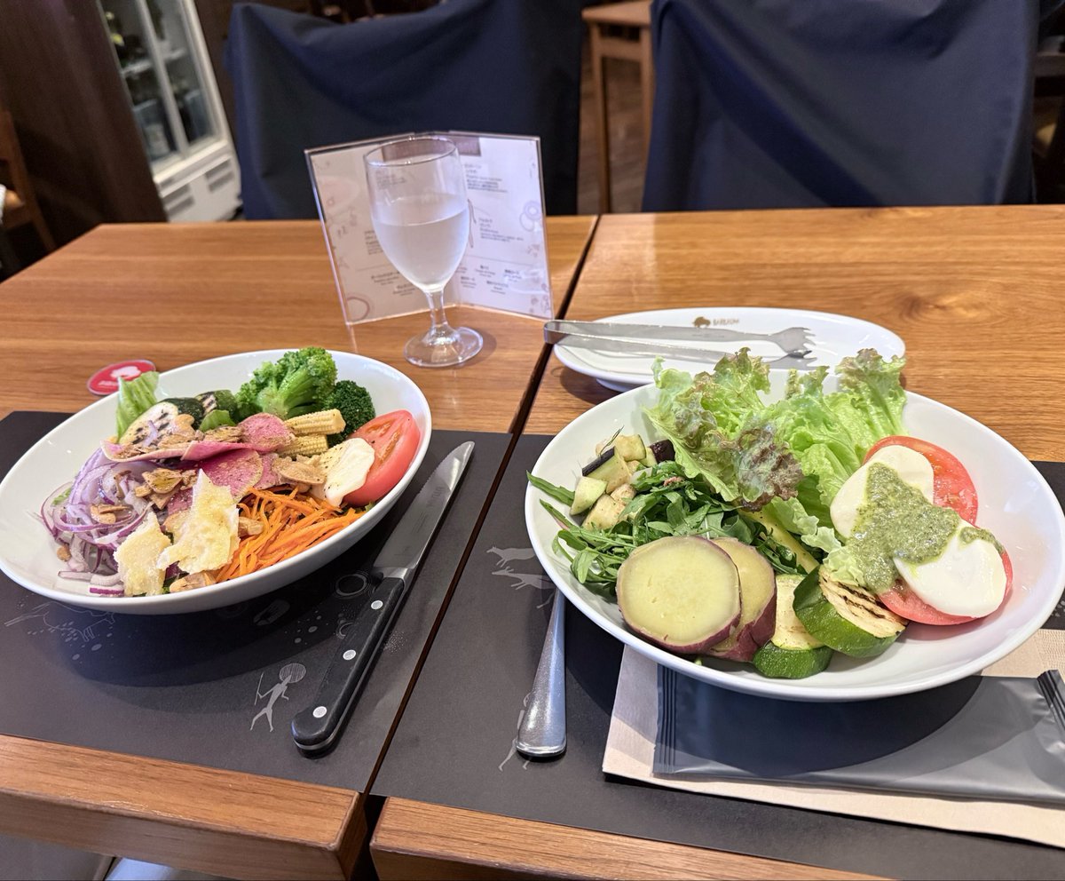 BEEF_1207's tweet photo. おはようございます☀️
昨日は日帰り旅行、大阪を終えまして帰宅後お風呂上がってすぐに寝ちゃった
…すみれです🫧

大阪では大好きなお姉様と
お久しぶりにお会いして色々とお話したりお姉様おすすめ大阪のご飯にご一緒させていただいたり💗

その後はフェルメール展へGO
とっても楽しい一日でした🥰 https://t.co/YHsN5aaG6Q