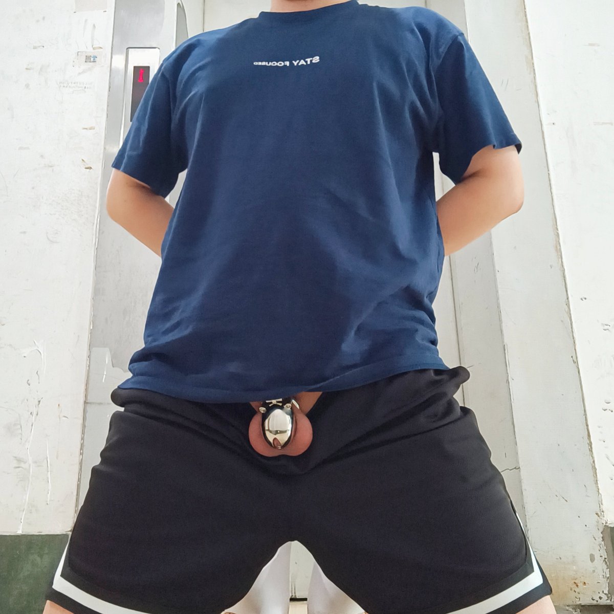 Fghk83035156's tweet photo. 中秋快乐！
被自己的拍照技术气笑了，好想有人能帮我拍照😫 https://t.co/S5ptB8UNw7