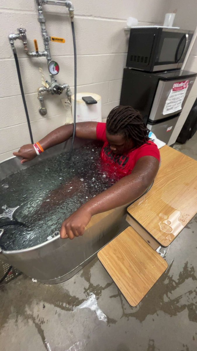 BracesonM55's tweet photo. It’s a good day for recovery!! Take care of your body and it’ll take care of you!!!
@tctabler @dlawrence03 @247Sports @RSilverfield @mjohnson7672 https://t.co/vDPBmboeD8