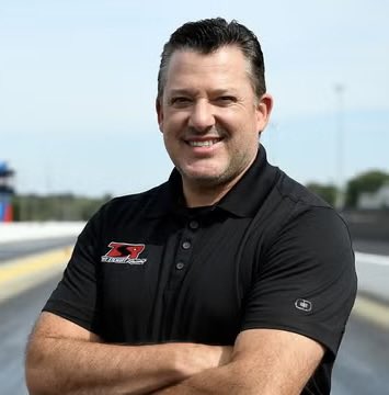 FreddieKraft's tweet photo. Luckily we already know how to get to the NASCAR Hauler. Cause having this guy as a guest will greatly increase our chances of getting an invite. 

💨 Tony Stewart on DBC this Monday 💨 https://t.co/hTodLsSsCG