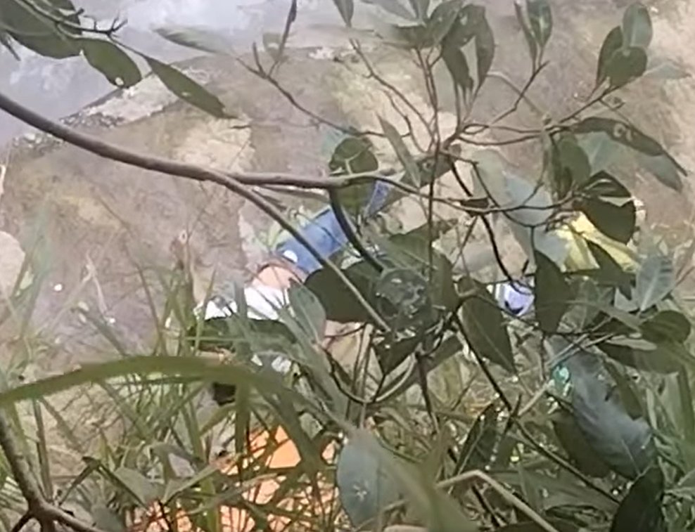 DesaparecidosSV's tweet photo. HOMBRE SIN VIDA A ORILLA DEL RIO ACELHUATE

Se encontró  a la altura de Col. Santa Lucia, Apopa, San Salvador, cuerpo sin vida de Moisés Baltasar Ortiz Maradiaga de 39 años; quien se dice cayó de aprox. 50 metros de altura. Se desc. circunstancias de la caida. https://t.co/ChJsGfCbee