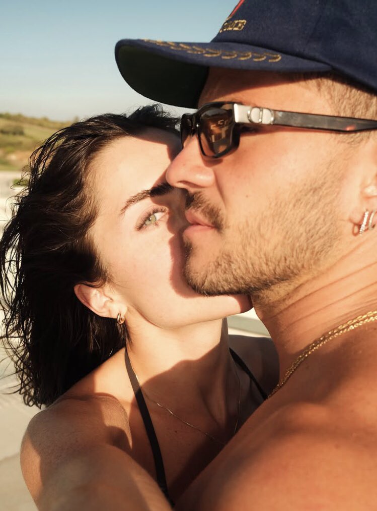 Helayzinha's tweet photo. IMAGINA VIVER UM AMOR DESSE?!🫂🐒💘 https://t.co/XbCGJByZ2i