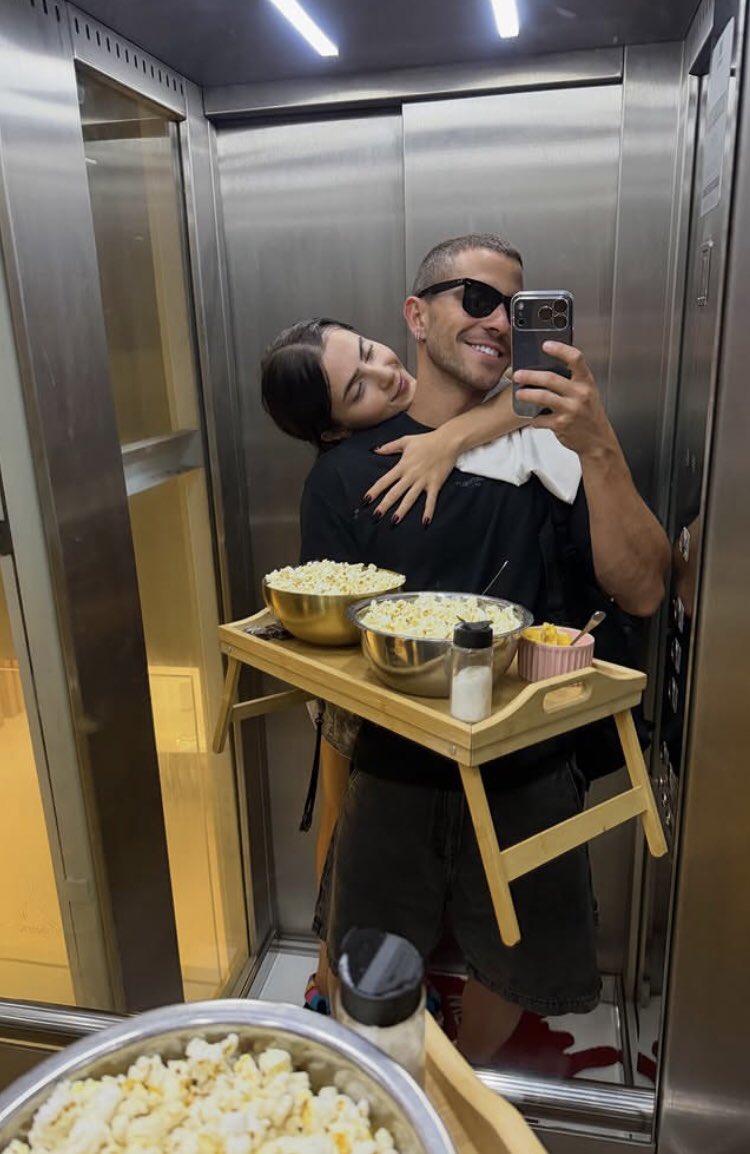 Helayzinha's tweet photo. IMAGINA VIVER UM AMOR DESSE?!🫂🐒💘 https://t.co/XbCGJByZ2i