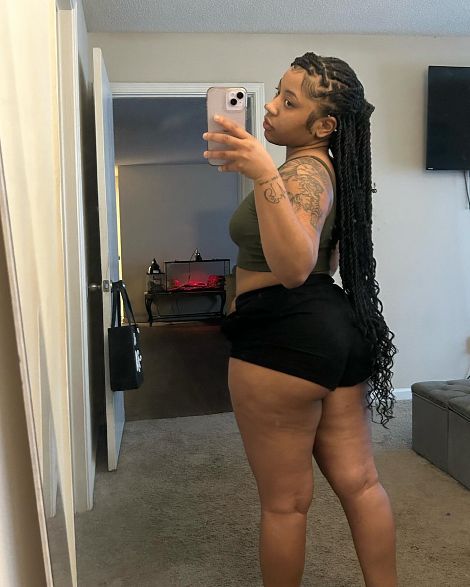 Big_mia9's tweet photo. Lit 🔥 https://t.co/vR1e7yzoKG