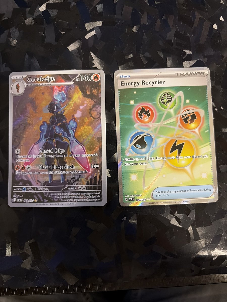 RipSociety26's tweet photo. Today’s pulls. 
#pokemon #pokemonpulls #Pokemonartㅤ https://t.co/3vxmtB7Ogt