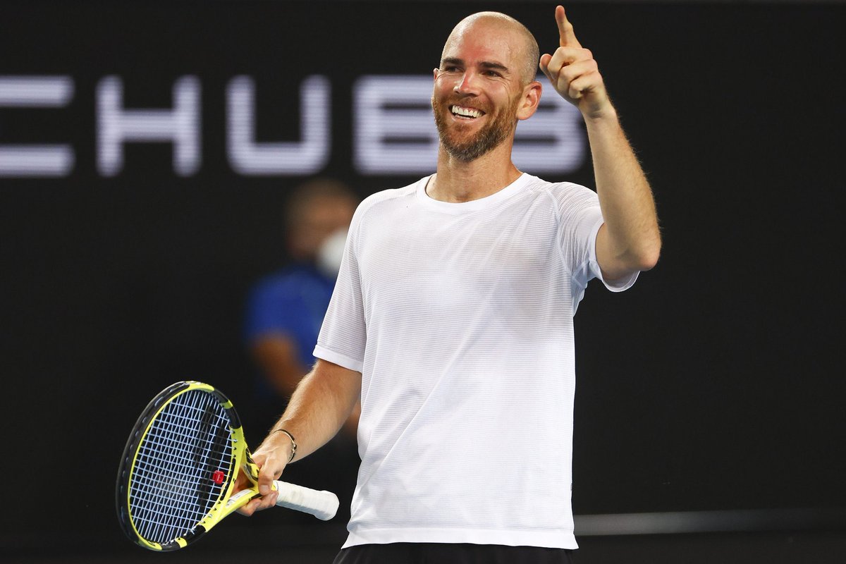 tenis_adam's tweet photo. Sabah kuponu Hazır 🎾

🇫🇷 Mannarino Bireysel Oyun 11.5 Üst 🎯 

Tabilo, 5 gün önce Şili’de oynadığı son maçın ardından 28 saati aşan bir yolculukla Çin’e geldi. Jetlag ihtimali ve topraktan sert korta geçiş önemli soru işaretleri.

Mannarino ise burada maç yaparak şartlara ve iklime adapte oldu. Bugün daha dinç ve hazır görünen Fransız oyuncu tarafındayım.