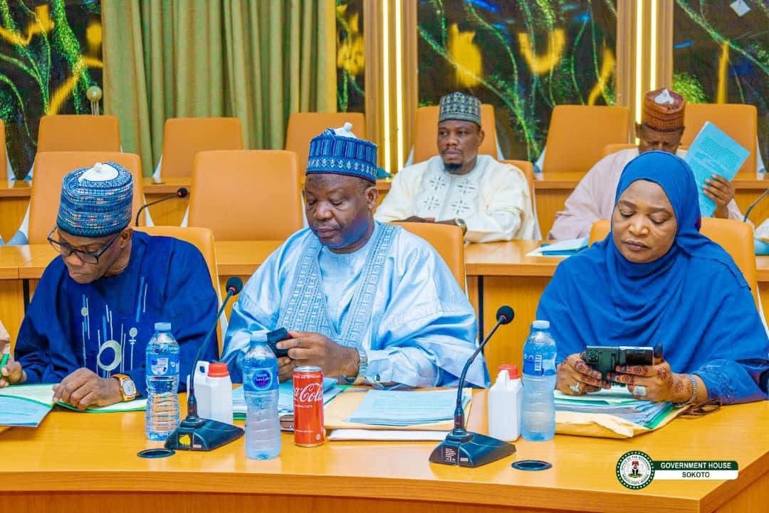 Ahmedaliyuskt's tweet photo. At the meeting of the Sokoto State Executive Council, I reaffirmed our administration’s unwavering commitment to restoring lasting peace and security across the state.

We will remain relentless in confronting banditry until our communities are safe and our displaced citizens can return, with dignity, to their ancestral homes. Our strengthened collaboration with security agencies is already yielding tangible results, including recent operations in Rabah, Tureta and Kebbe that led to the rescue of victims and the recovery of thousands of rustled livestock.

We will continue to provide our security agencies with the support and equipment required to sustain these gains, while advancing our 9-Point Agenda and delivering meaningful development across Sokoto.

Our vision remains clear: a safer, stronger and more prosperous New Sokoto that future generations will be proud to inherit. -AAS