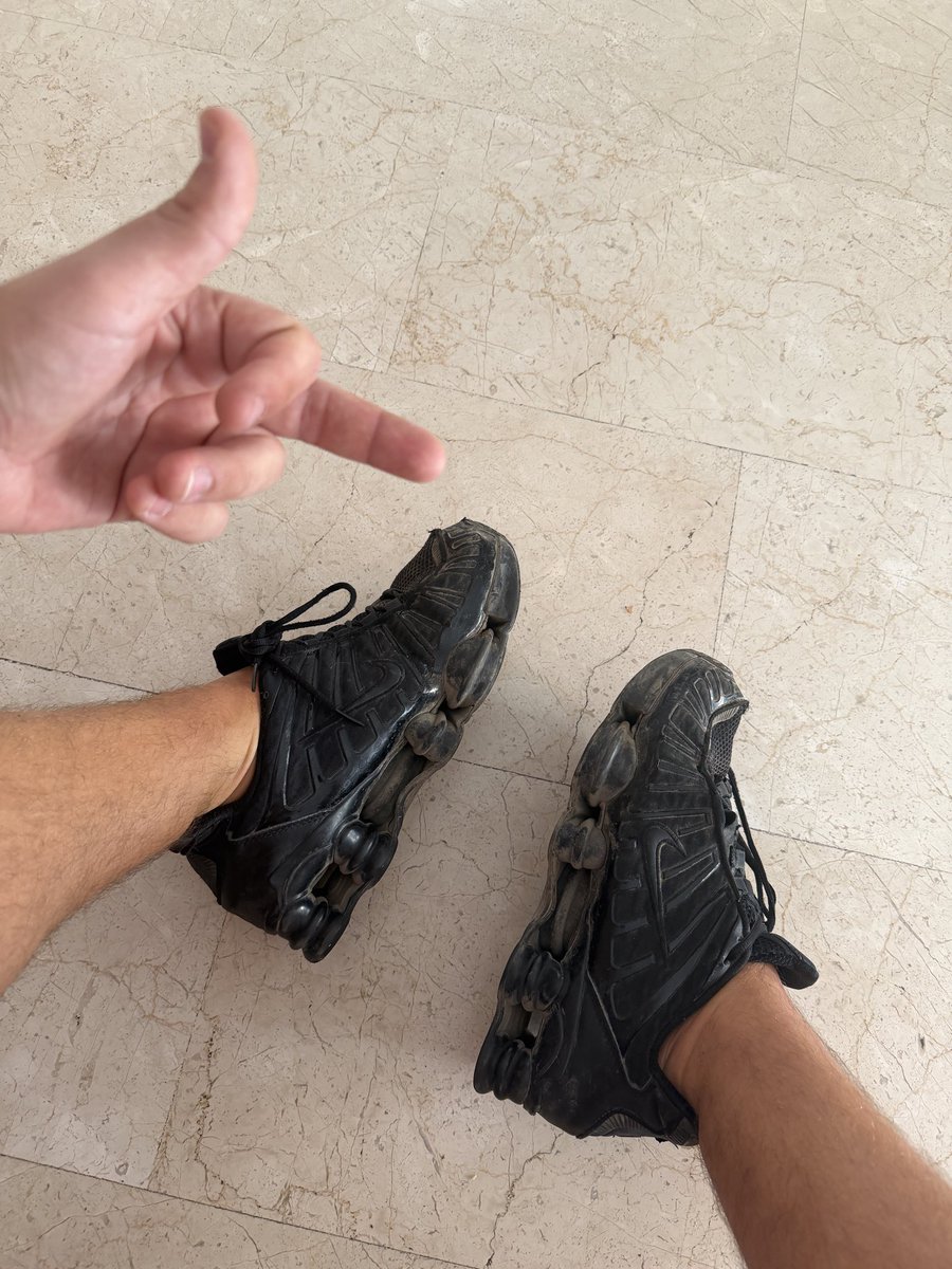 alalphaboss's tweet photo. Así estan mis shox antiguas, quiero renovarlas ya porque estas están ya asquerosas y apestosas, PÁGAME LAS NUEVAS AHORA
#findom #feetfetish #finsub #ATMHuman #sumisofinanciero #pagafantas #paypig #cashmaster #dickrate #pelele #moneyslave https://t.co/YqAlDw7H7E