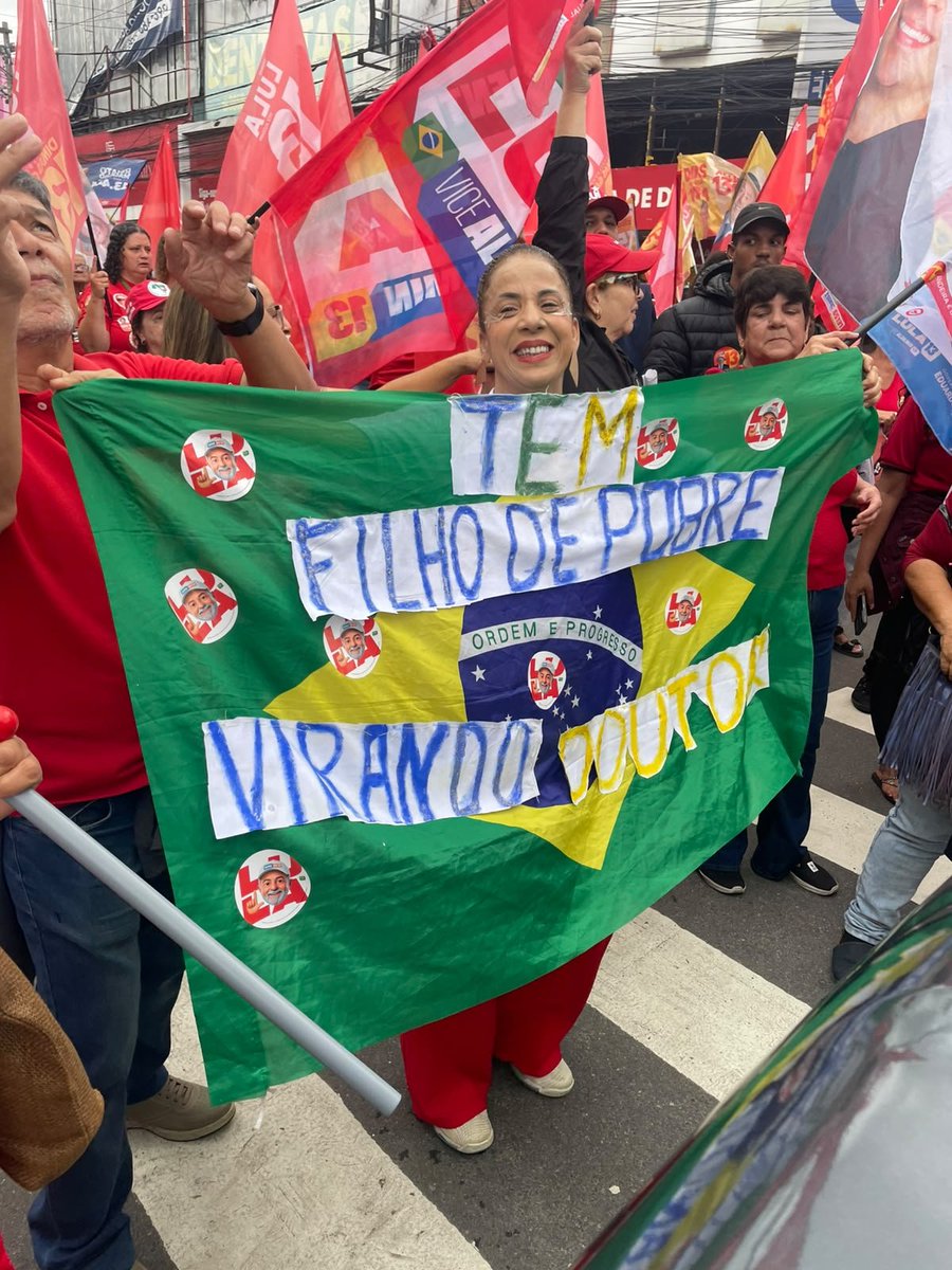 monteir0_isi's tweet photo. Sou LULA, porque sou pelos injustiçados, pelos mais fracos, pelos que precisam do SUS, dos que estudam na Universidade Federal, das famílias que dependem do Bolsa Família pra se alimentarem.❤️⭐️ https://t.co/HnUo5CxYpR