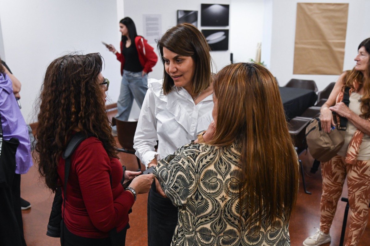 GiselaLZamora's tweet photo. ¡Primer encuentro de “Relatos que unen”! En el marco del Mes de la Educación, acompañé el encuentro junto a docentes jubilados del distrito, donde pudimos compartir memorias y homenajear su inmensa labor. ¡Gracias por acompañarnos!

#TigreEsMiVida https://t.co/9MRWwBe7D4