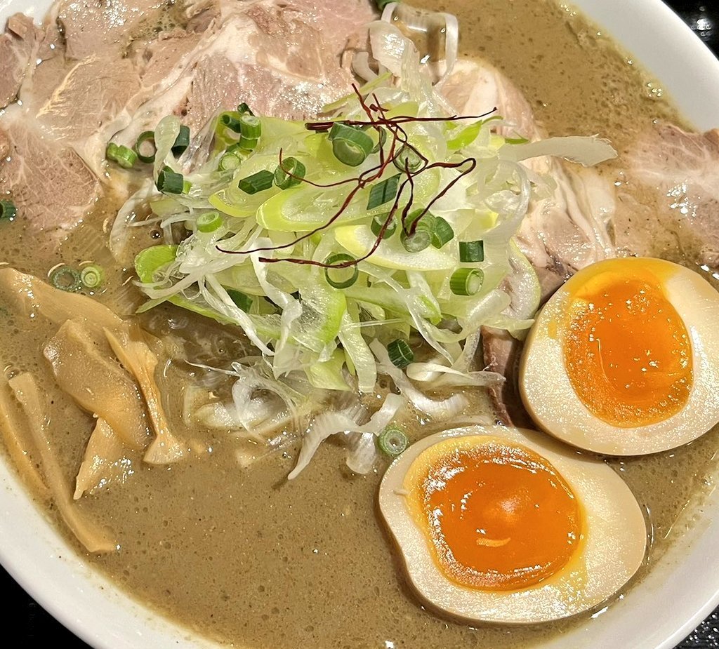 sennibocom's tweet photo. 9/25
昼夜
❰❰エックスーサービス❱❱

①エックスサービスの食券購入

②この画面リツイート
→RT画面提示が条件
(他のクーポン割引
ラインサービスなど併用不可)

中濃煮干
+崩れ味玉+ソーキ丼
1500円→【980円に割引】
サービスです！ https://t.co/LhvdU8TzyW