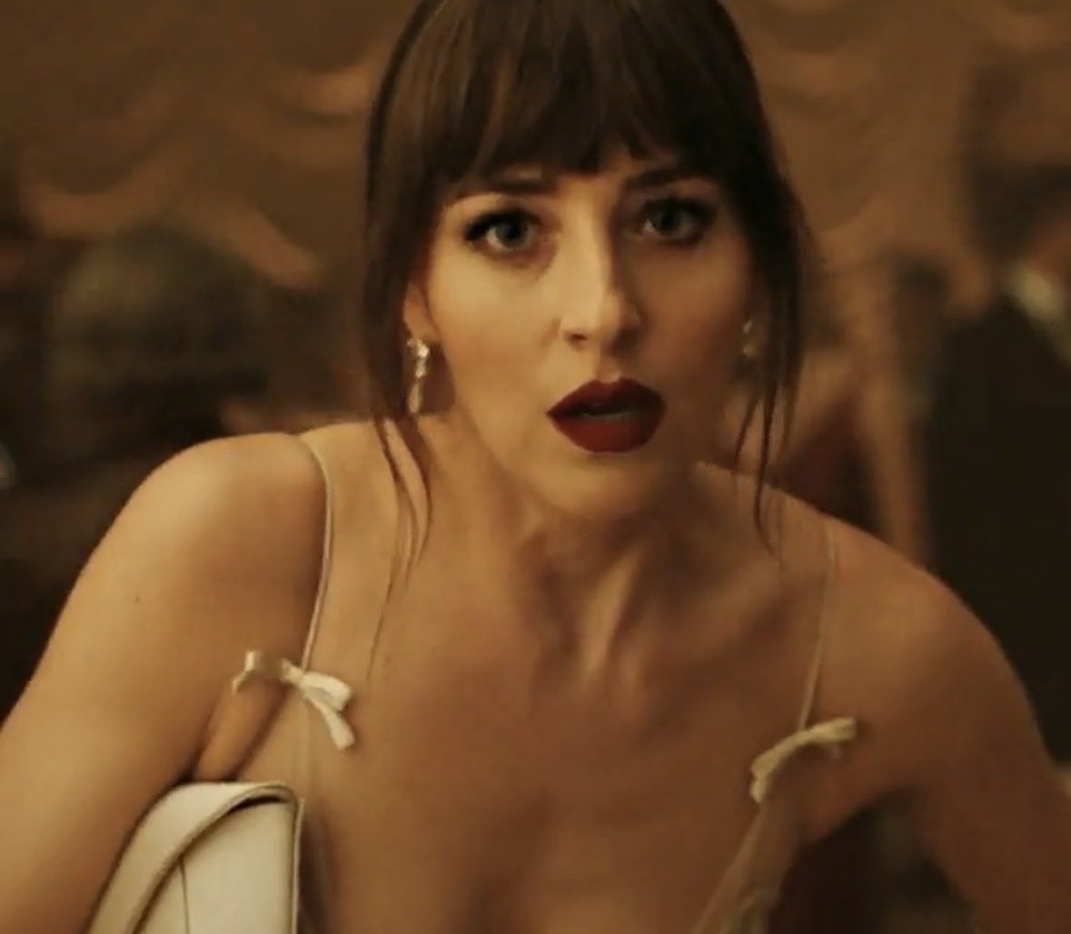 midnightkarmas's tweet photo. so like. did she make a wish on some magic formula and it didn’t work out and now she’s haunting her former self over that failed relationship or https://t.co/4U6TFGATcT