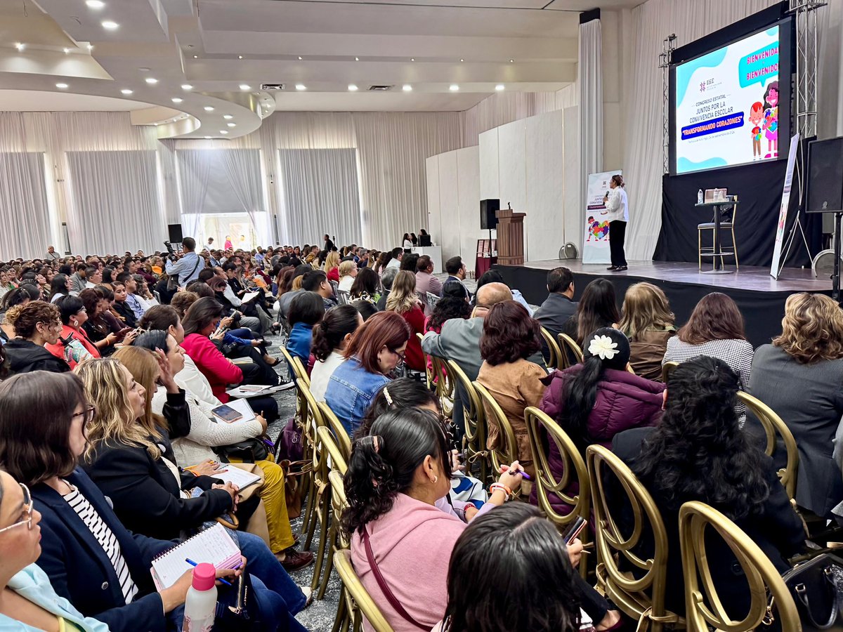 SIPINNA_MX's tweet photo. En el Primer Congreso Estatal: Juntos por la Convivencia Escolar: “Transformando corazones”, realizado en Hidalgo, figuras educativas y autoridades de los distintos niveles de gobierno se reunieron para fortalecer una educación basada en los derechos humanos, la igualdad sustantiva y la cultura de paz.

En este encuentro, @SLVillavicencio , Secretaria Ejecutiva del SIPINNA, participó en un panel sobre la protección como condición para aprender, donde destacó la importancia de impulsar una educación positiva desde la primera infancia, prevenir las violencias y construir comunidades que cuiden la salud mental y el bienestar de niñas, niños y adolescentes.

#SomosSIPINNA #ConvivenciaEscolar #DerechosDeNNA #CulturaDePaz #EducaciónSegura