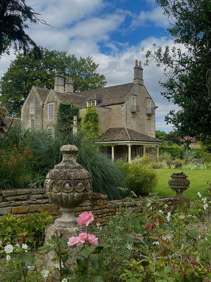 echoesofworld's tweet photo. Cotswolds, England https://t.co/6mw0bhTyhC