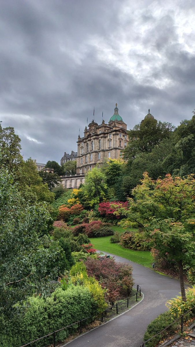 echoesofworld's tweet photo. Edinburgh, Scotland https://t.co/aSYzYld0EG