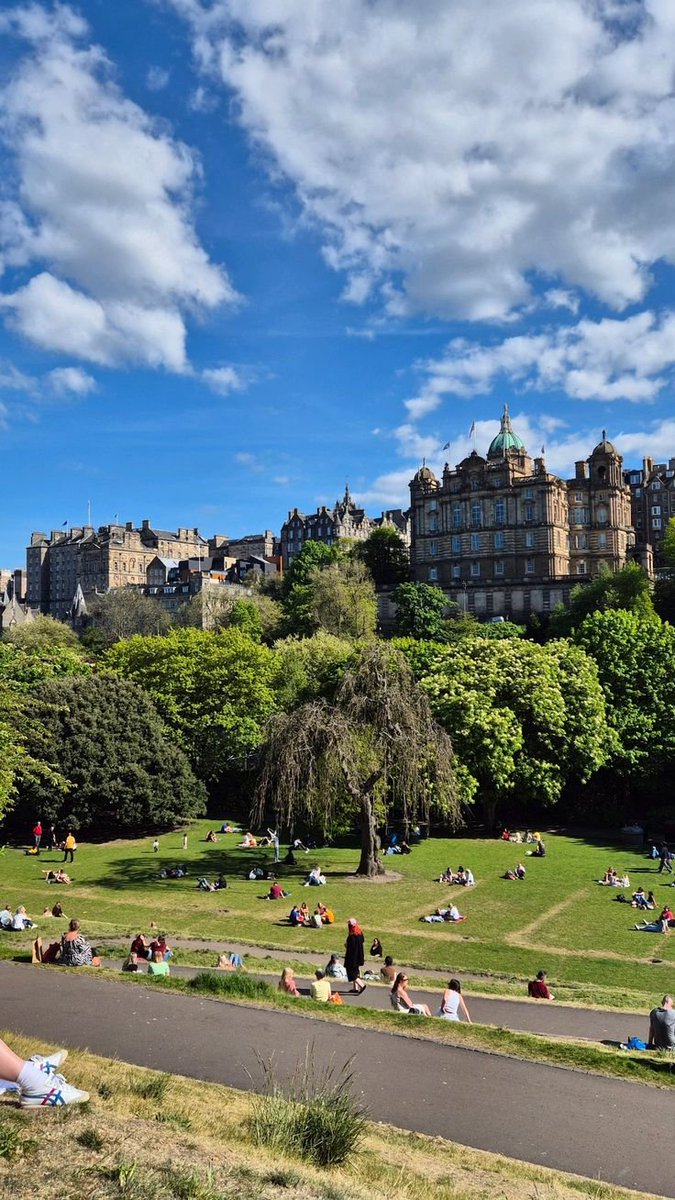 echoesofworld's tweet photo. Edinburgh, Scotland https://t.co/aSYzYld0EG