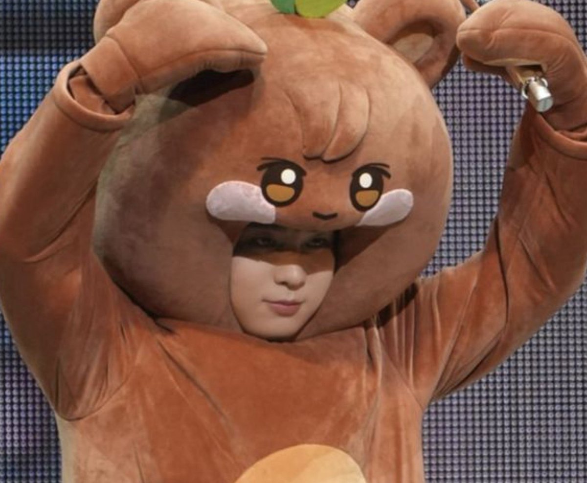 jhs_rev's tweet photo. guys 😭 please look at his cheeks 🤏🏻🤏🏻 https://t.co/v7rBlRZ20u