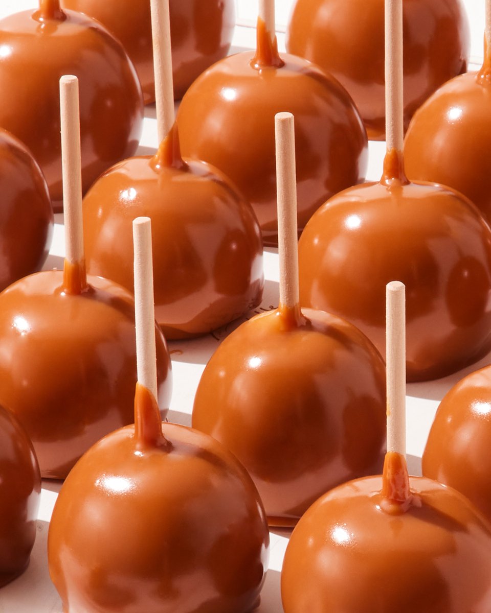 AffyTapple's tweet photo. Bring enough for everyone. 🤤 https://t.co/ECjcTbvbd3