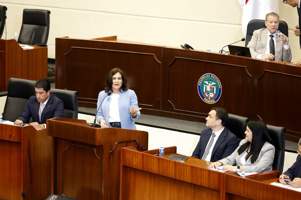 canaldepanama's tweet photo. 🇵🇦 Hoy la Asamblea Nacional aprobó por unanimidad en segundo debate el presupuesto del Canal de Panamá para el año fiscal 2027.

Este paso nos permite continuar avanzando con nuestra visión estratégica, fortaleciendo la operación, la sostenibilidad hídrica y los proyectos que preparan al Canal para los retos del futuro. 🚢💧

Seguimos trabajando para mantener un Canal seguro, competitivo, sostenible y generador de beneficios para Panamá.