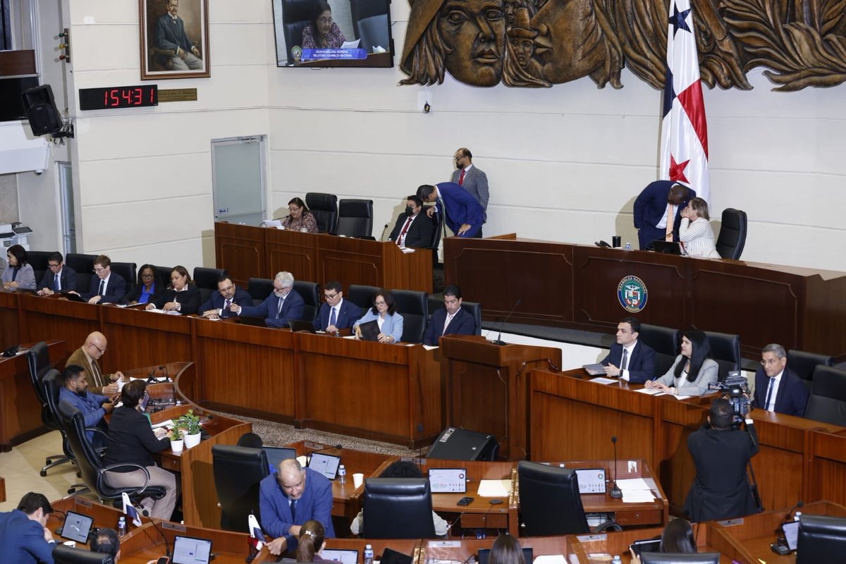 canaldepanama's tweet photo. 🇵🇦 Hoy la Asamblea Nacional aprobó por unanimidad en segundo debate el presupuesto del Canal de Panamá para el año fiscal 2027.

Este paso nos permite continuar avanzando con nuestra visión estratégica, fortaleciendo la operación, la sostenibilidad hídrica y los proyectos que preparan al Canal para los retos del futuro. 🚢💧

Seguimos trabajando para mantener un Canal seguro, competitivo, sostenible y generador de beneficios para Panamá.