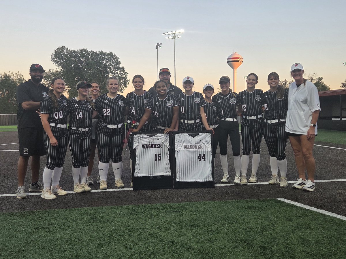 TimberMaxey2022's tweet photo. It's our last week before regionals.🥎 @WagonerSoftball @BrianJendro
@TulsaSoftball @CowgirlSB @OCEaglesSB @RazorbackSB @OU_Softball
#WagonerSoftball #ClassOf2029 https://t.co/FtB9yeWuYh