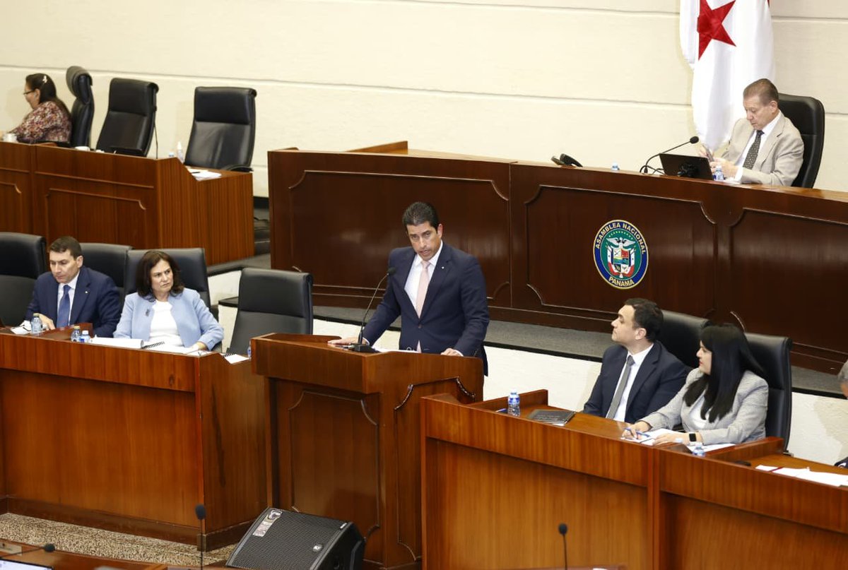 canaldepanama's tweet photo. 🇵🇦 Hoy la Asamblea Nacional aprobó por unanimidad en segundo debate el presupuesto del Canal de Panamá para el año fiscal 2027.

Este paso nos permite continuar avanzando con nuestra visión estratégica, fortaleciendo la operación, la sostenibilidad hídrica y los proyectos que preparan al Canal para los retos del futuro. 🚢💧

Seguimos trabajando para mantener un Canal seguro, competitivo, sostenible y generador de beneficios para Panamá.
