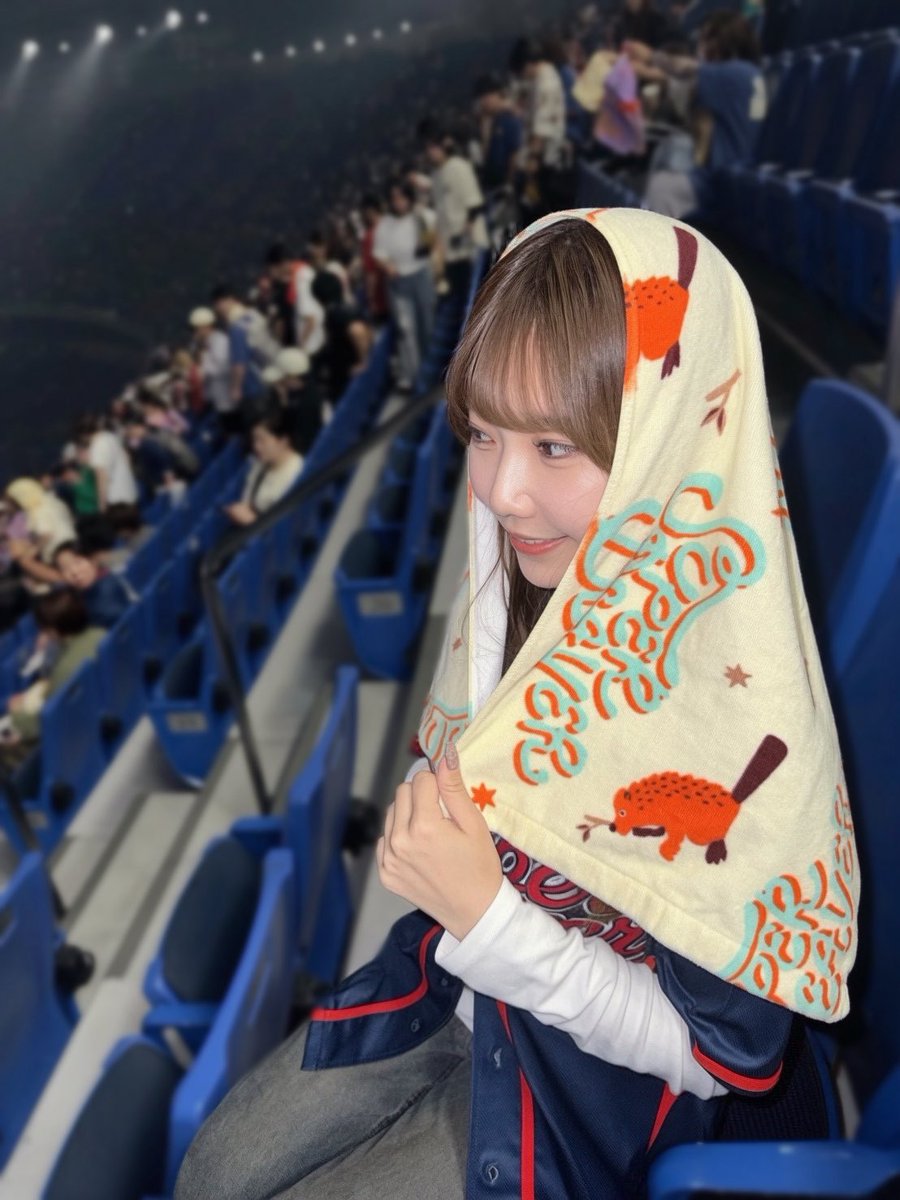 kmxxk913's tweet photo. SUPER BEAVER 都会のラクダ DOME TOUR 2026🦫🎸✩.*˚
⁡
ライブってさいこー！！！音楽ってさいこー！！！
⁡
※歯茎の腫れで片側お顔がパンパンです( т т )
ライブ前に歯医者駆け込んでも治らずどうにか隠してます…😭
⁡
#SUPERBEAVER #スーパービーバー
#都会のラクダ #友の会 #ライブ参戦 https://t.co/IIVv5rEgtj