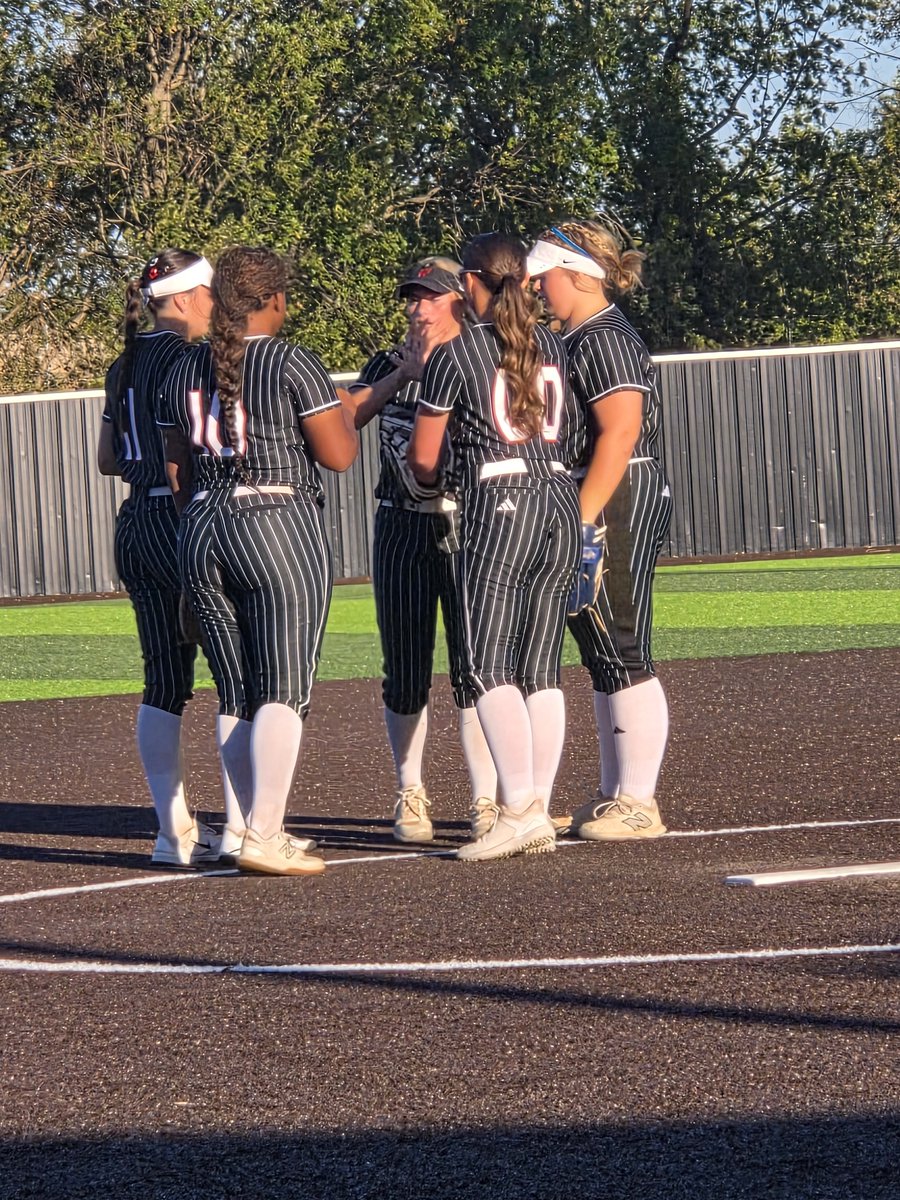 TimberMaxey2022's tweet photo. It's our last week before regionals.🥎 @WagonerSoftball @BrianJendro
@TulsaSoftball @CowgirlSB @OCEaglesSB @RazorbackSB @OU_Softball
#WagonerSoftball #ClassOf2029 https://t.co/FtB9yeWuYh