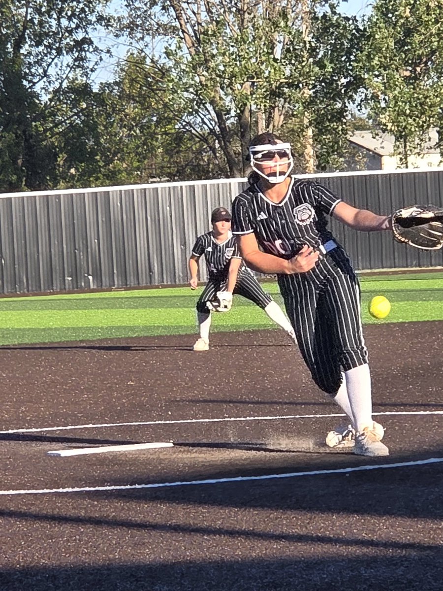 TimberMaxey2022's tweet photo. It's our last week before regionals.🥎 @WagonerSoftball @BrianJendro
@TulsaSoftball @CowgirlSB @OCEaglesSB @RazorbackSB @OU_Softball
#WagonerSoftball #ClassOf2029 https://t.co/FtB9yeWuYh