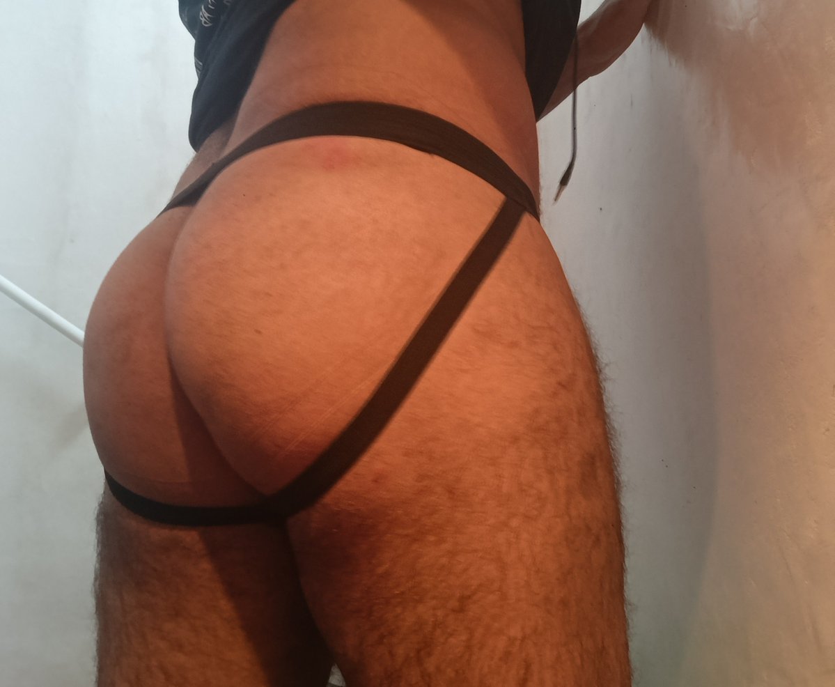 Gwwow's tweet photo. @osinwill Quiero ser tu funda papi https://t.co/Z5loM3Pb8I