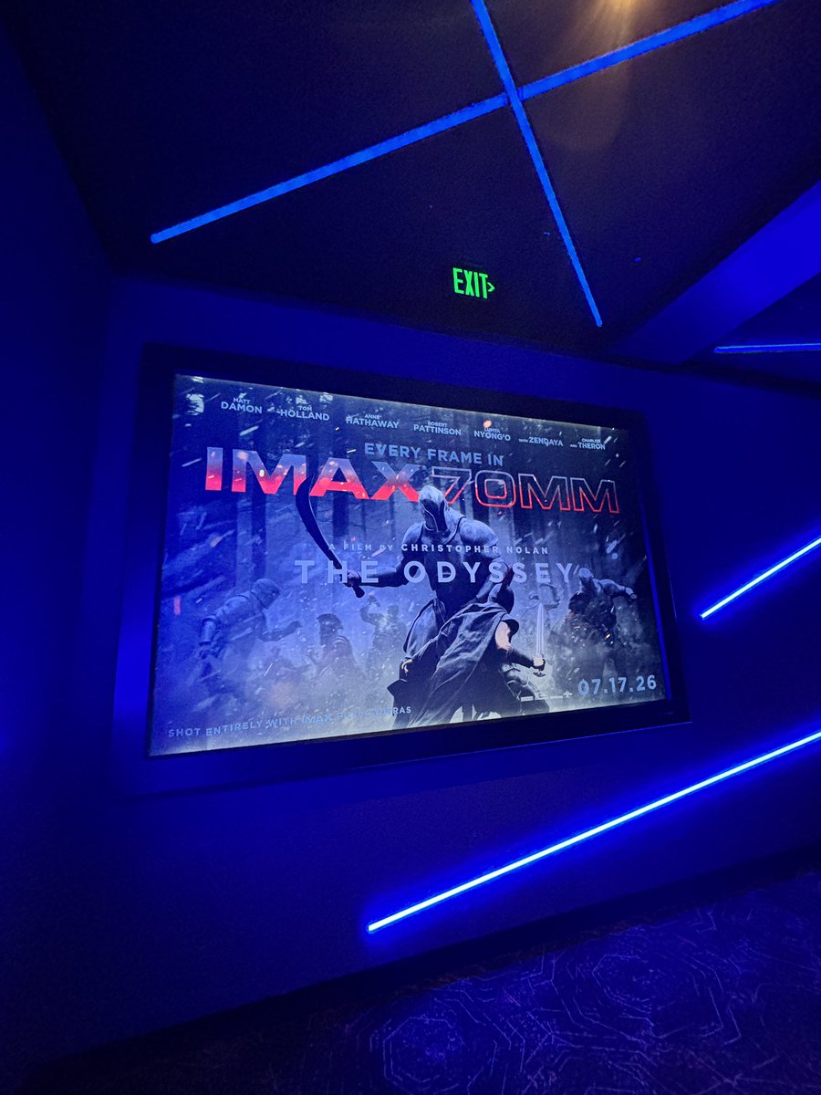 commandowolffe's tweet photo. IrvineにあるIMAX70mmでオデュッセイアを鑑賞。
結構あっという間の3時間でした。
人物関係がわからなくて少しストーリーの理解が難しかったです。
でも大画面と大音響の迫力すごかった。
入り口にはドゥームズデイの看板も。
#IMAX 
#THEODYSSEY
 #オデュッセイア 
#クリストファーノーラン https://t.co/AswQq561OR