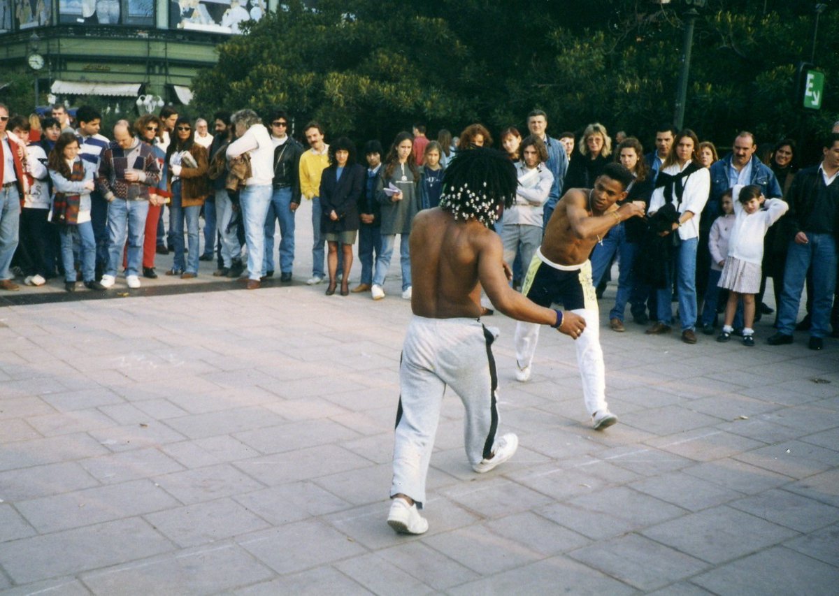 JFL_Estudios's tweet photo. @juniorcosas Hitmontop (en japonés, Capoerer) está constantemente haciendo la Ginga, que es el movimiento más básico de la capoeira. Además, gira en forma de trompo cuando ataca. https://t.co/J7iHvijcMR