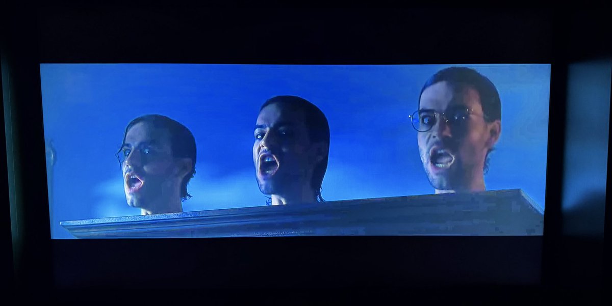 Sionyta's tweet photo. Propongo a #CinedeTerror de @Agoney como videoclip del año https://t.co/Exqdc5wRjb