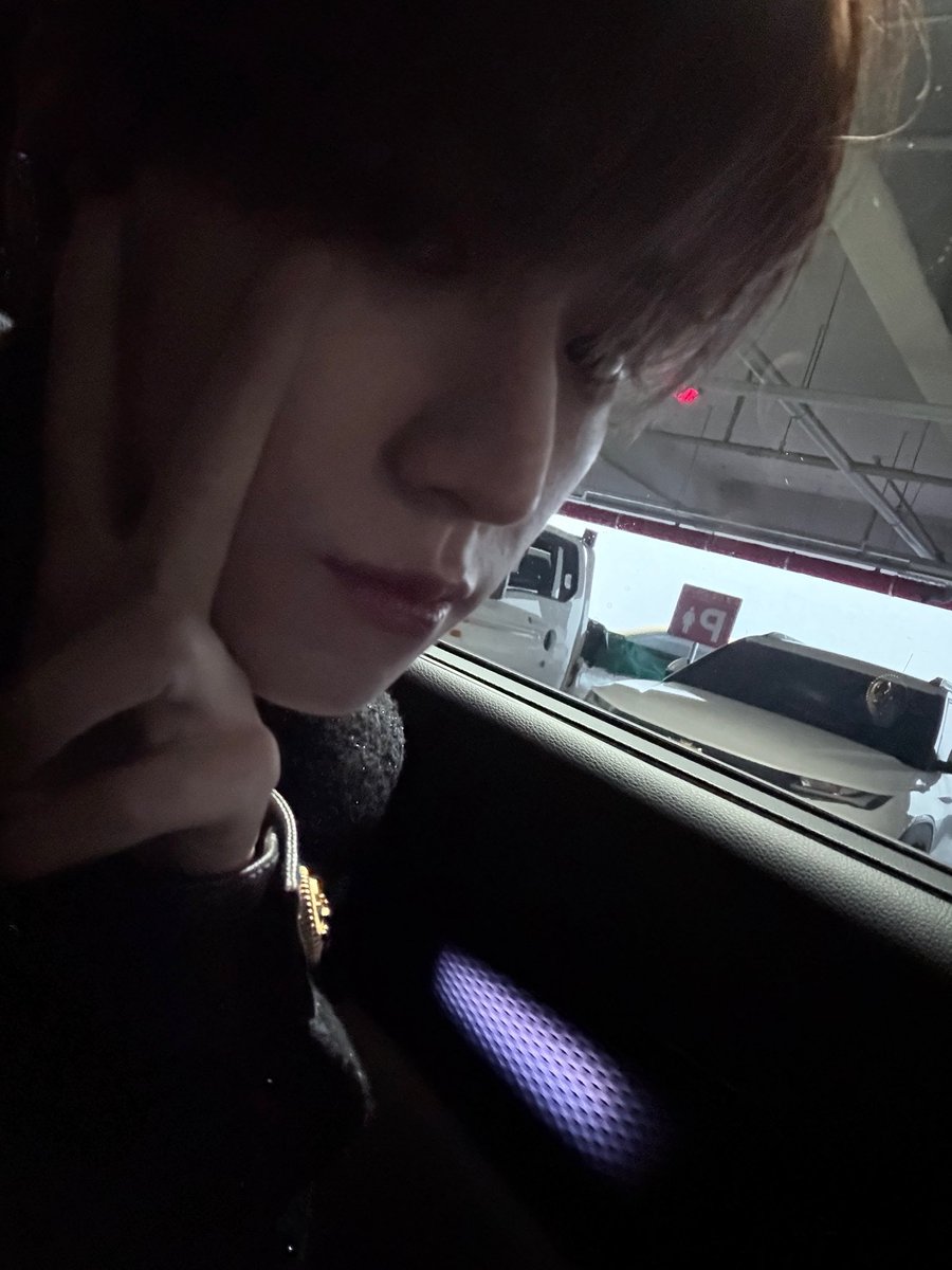 ilovekookmin's tweet photo. OLHEM ISSO https://t.co/l5NAWwo8Ez