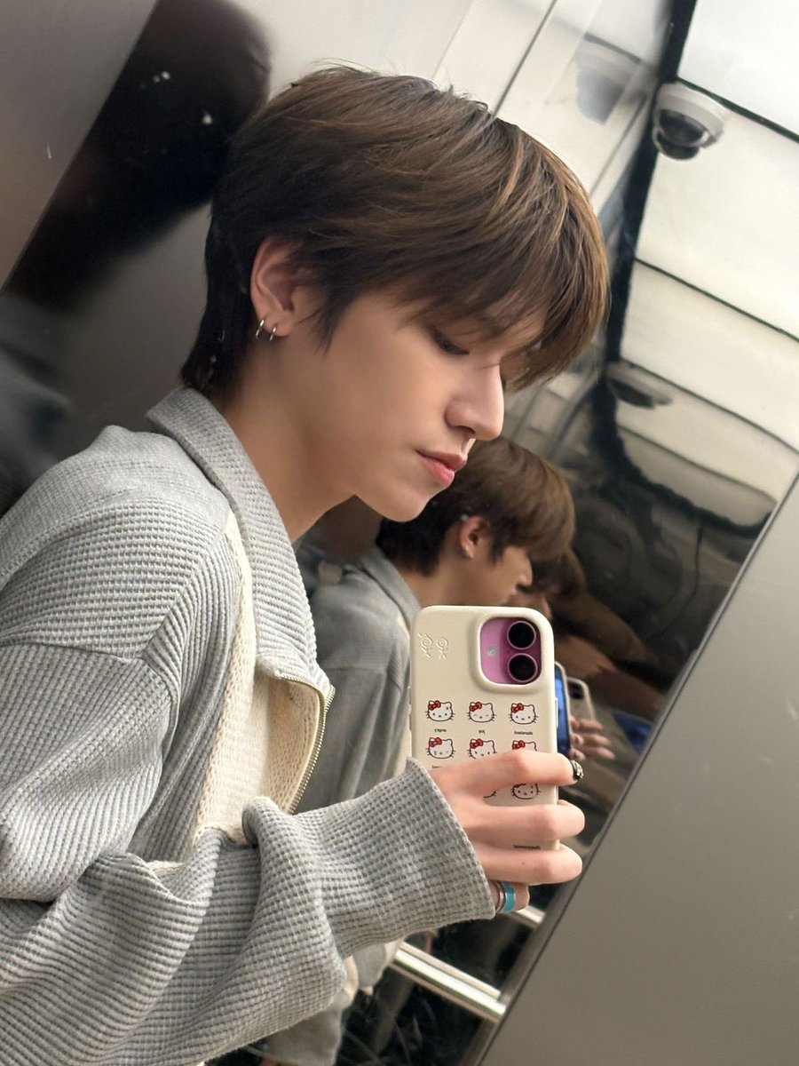 ilovekookmin's tweet photo. OLHEM ISSO https://t.co/l5NAWwo8Ez