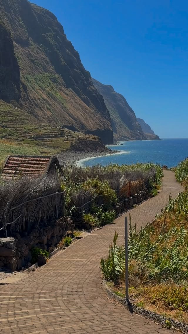 echoesofworld's tweet photo. Maderia, Portugal https://t.co/77nIPZowo8