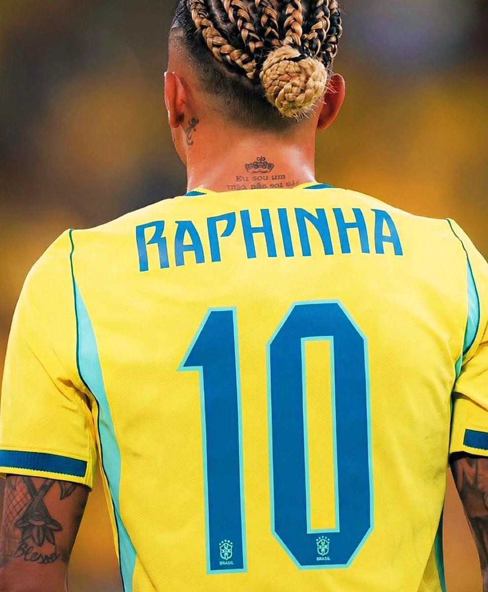 ultimate_kombo's tweet photo. The New King of the Brazilian National team 👏👏👏

Raphinha 10 👑 https://t.co/npaCyYIv5M
