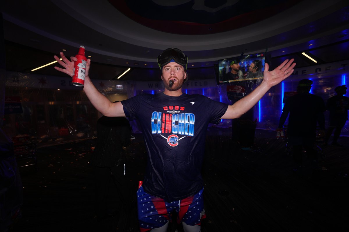 Cubs's tweet photo. As you were, gentlemen. https://t.co/zo0kVbza5y