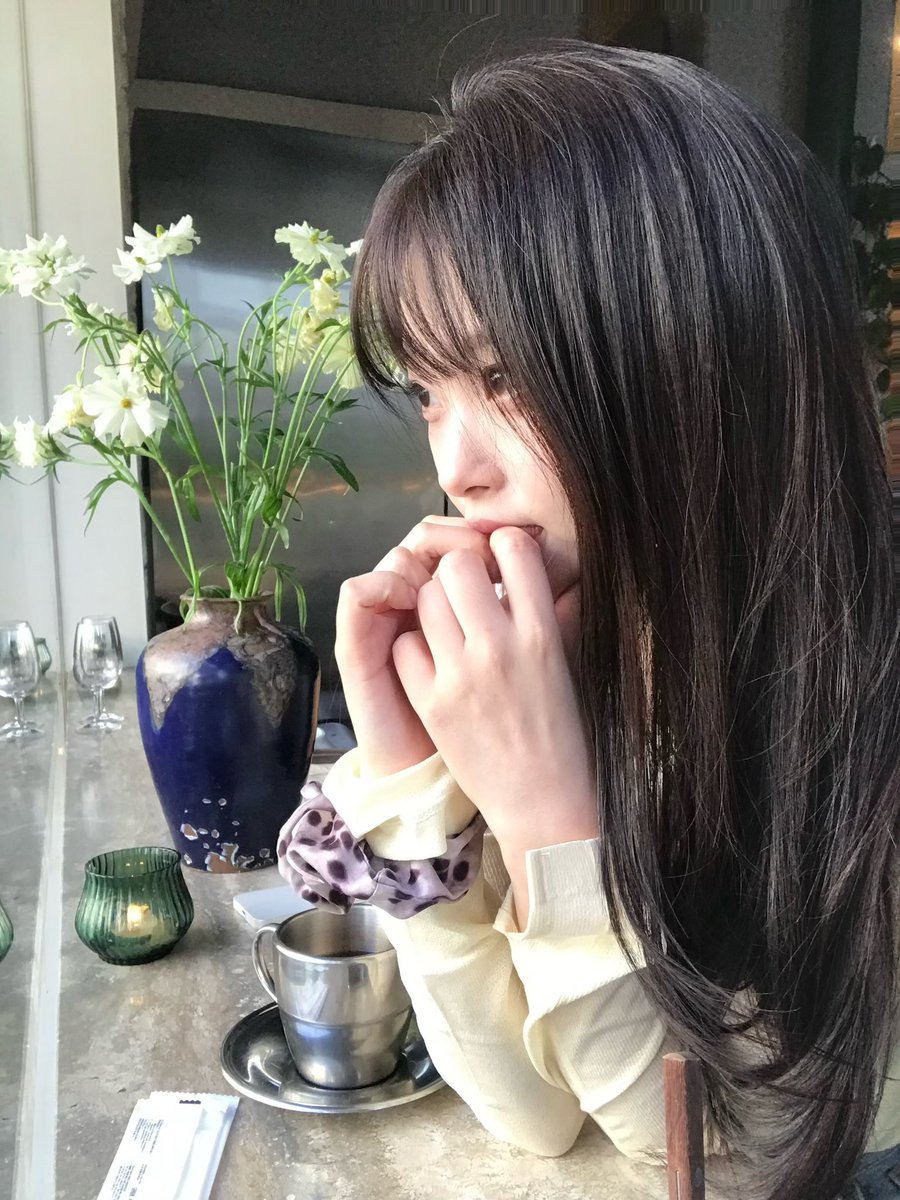 hazelinekus's tweet photo. hiii morning my fellow demigods &amp; wardens, tgif 🌬️🍃🪷 kok msyi jumat aj ia kyk lama.... but well—at least im gonna end this week with all of you soooo kenalan yuk yg blum knal? hazel f26 doyan yapping &amp; ngopi, jd when yh kita ngopbar?😋😋 https://t.co/xIzKk5sRbW