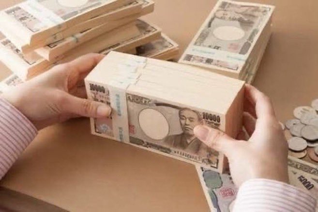 Aliyokolu's tweet photo. 1か月分の生活費として、いくら必要ですか？

1 500,000円

2 1,000,000円

3 2,000,000円

4 3,000,000円

率直なご意見を返信またはDMで共有してください🫶🏻

皆さんの答えを知りたいです！ https://t.co/I495PyB0Cs