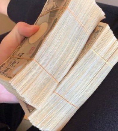 Aliyokolu's tweet photo. 1か月分の生活費として、いくら必要ですか？

1 500,000円

2 1,000,000円

3 2,000,000円

4 3,000,000円

率直なご意見を返信またはDMで共有してください🫶🏻

皆さんの答えを知りたいです！ https://t.co/I495PyB0Cs