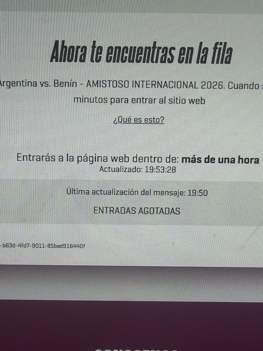 FernandeezSo's tweet photo. Gracias deportick por romperme el corazón. 
Hoy me levanté ilusionada, con esperanza, con fe. 
Entre temprano, con ambas cuentas. Necesitaba 2 entradas nomás. Dos. 

Voy a morir sin ver en vivo a Messi con la camiseta Argentina. 💔 
No me hablen. https://t.co/SeQZ20DnTT