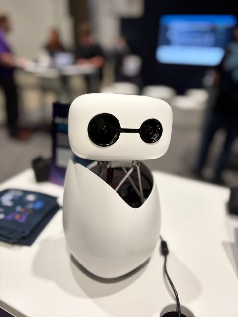 Machines learned to see.
Then to reason.
Next, they learn to feel.

Reachy Mini at the Arm booth. Robot arms on the floor. Great hallway conversation with @josephofiowa  of @roboflow.

Silicon Valley, @WeAreDevs .
Cortix AI