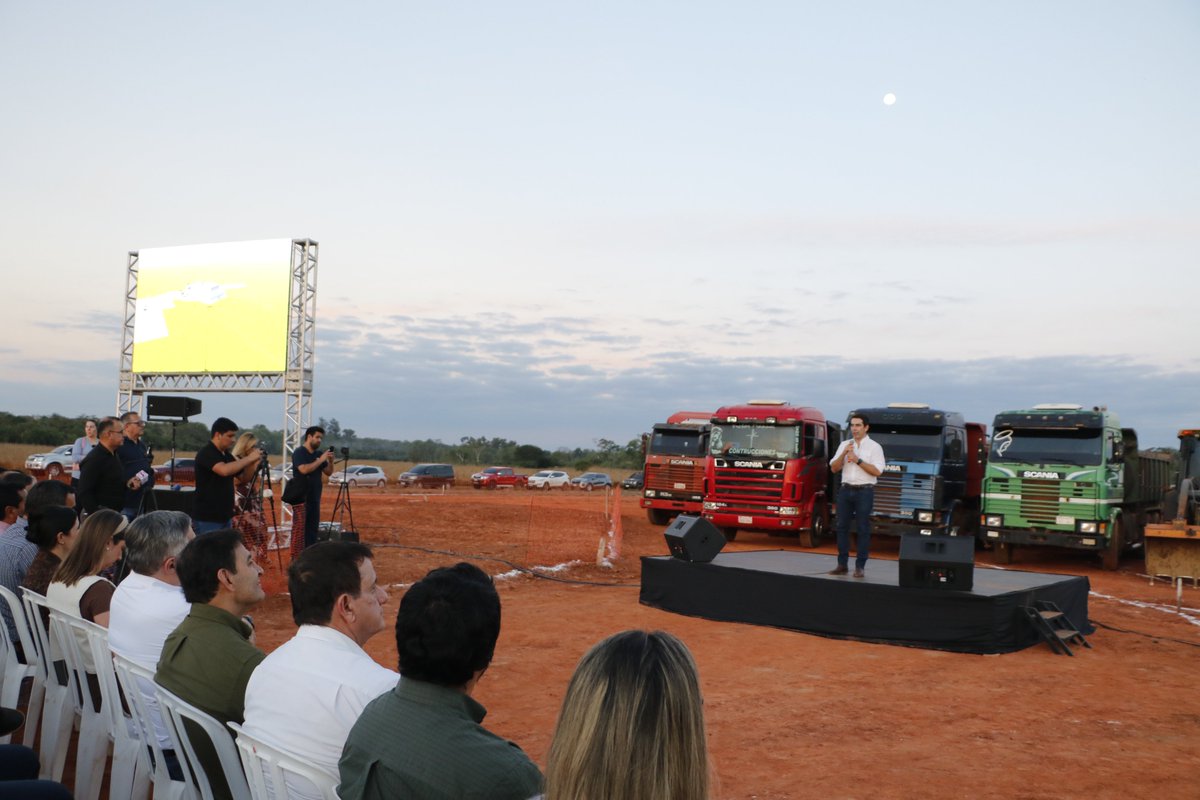 MECpy's tweet photo. Participamos de la palada inicial del futuro Centro Cultural Artístico Departamental "Oviedo Arena" en Coronel Oviedo. 

Un espacio destinado a potenciar el arte, la creatividad y el talento de nuestros jóvenes. ✨

🙌🏻 Gracias Caaguazú por esta fructífera jornada de trabajo. https://t.co/xluEtQGQiv